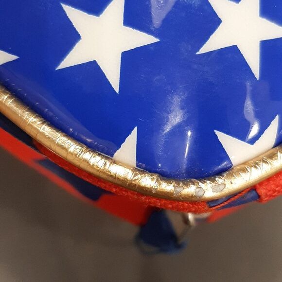 Wonder Woman Insulated Lunch Bag with Collectible Coffee Mug - Picture 12 of 16